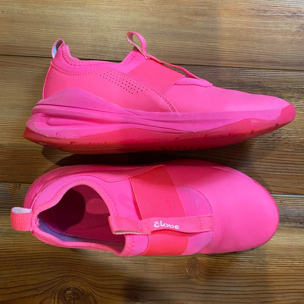 Clove Sneakers
